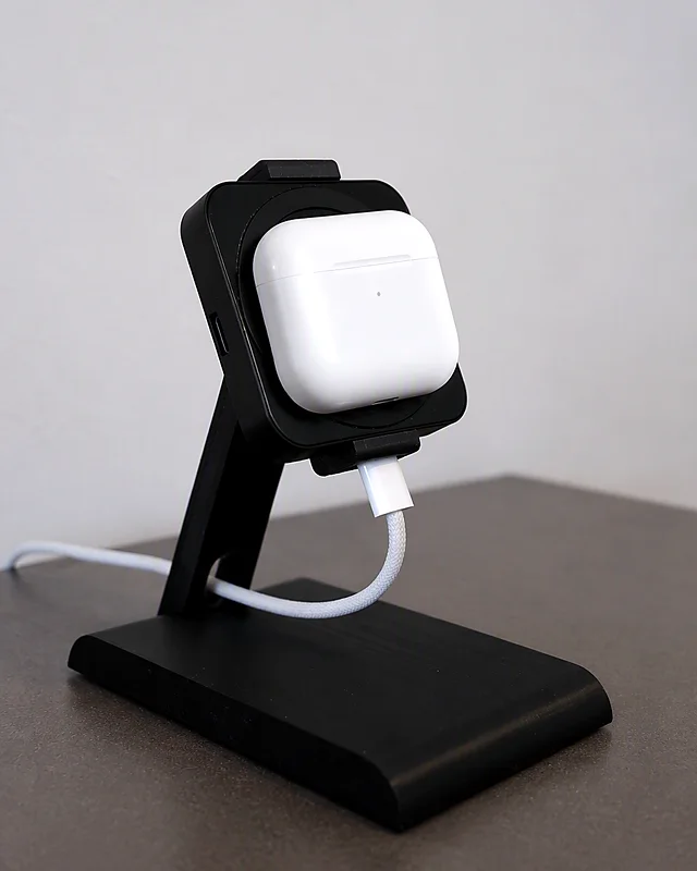 AirPods case on the HPER